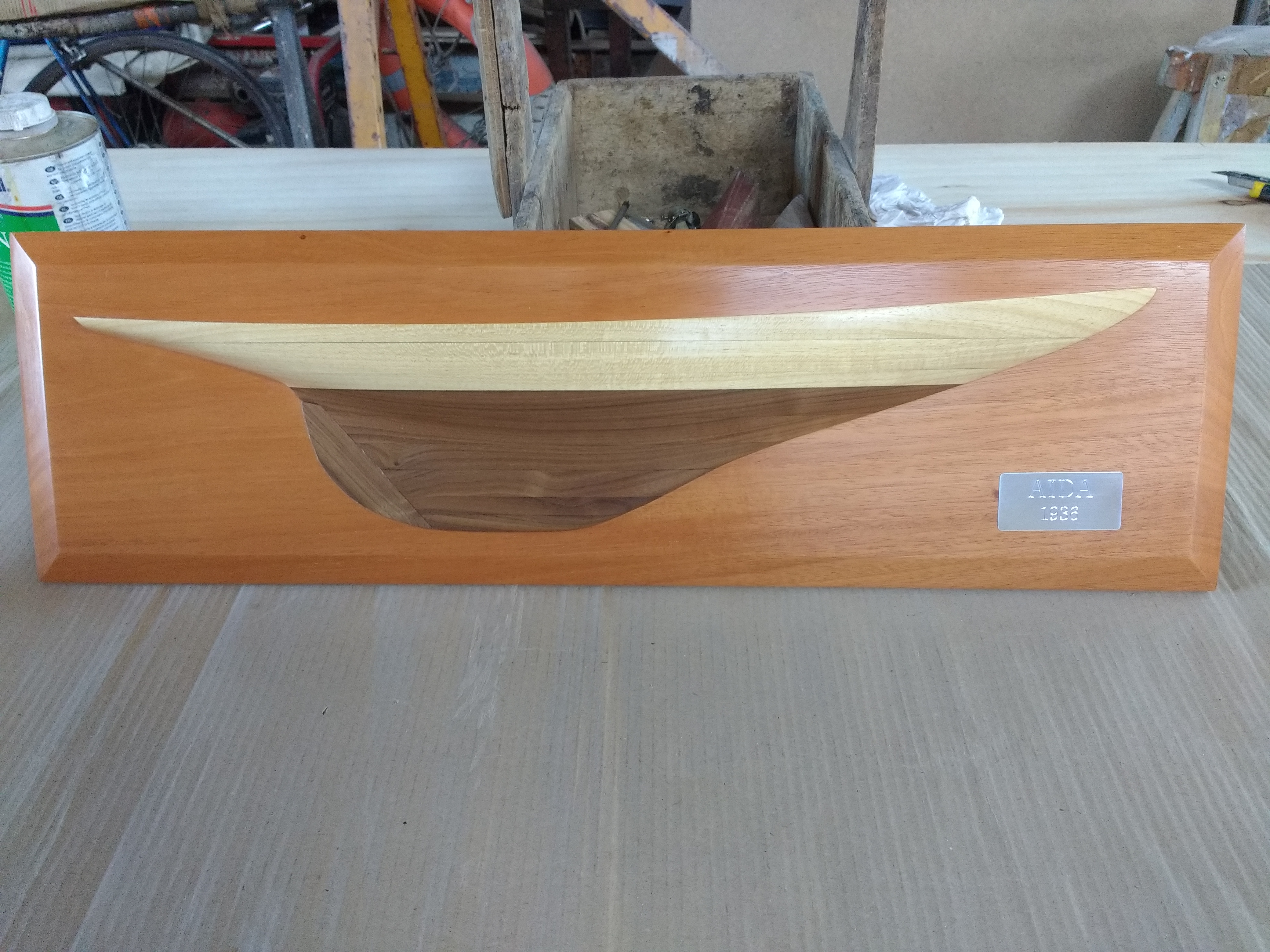 medios cascos de su embarcación