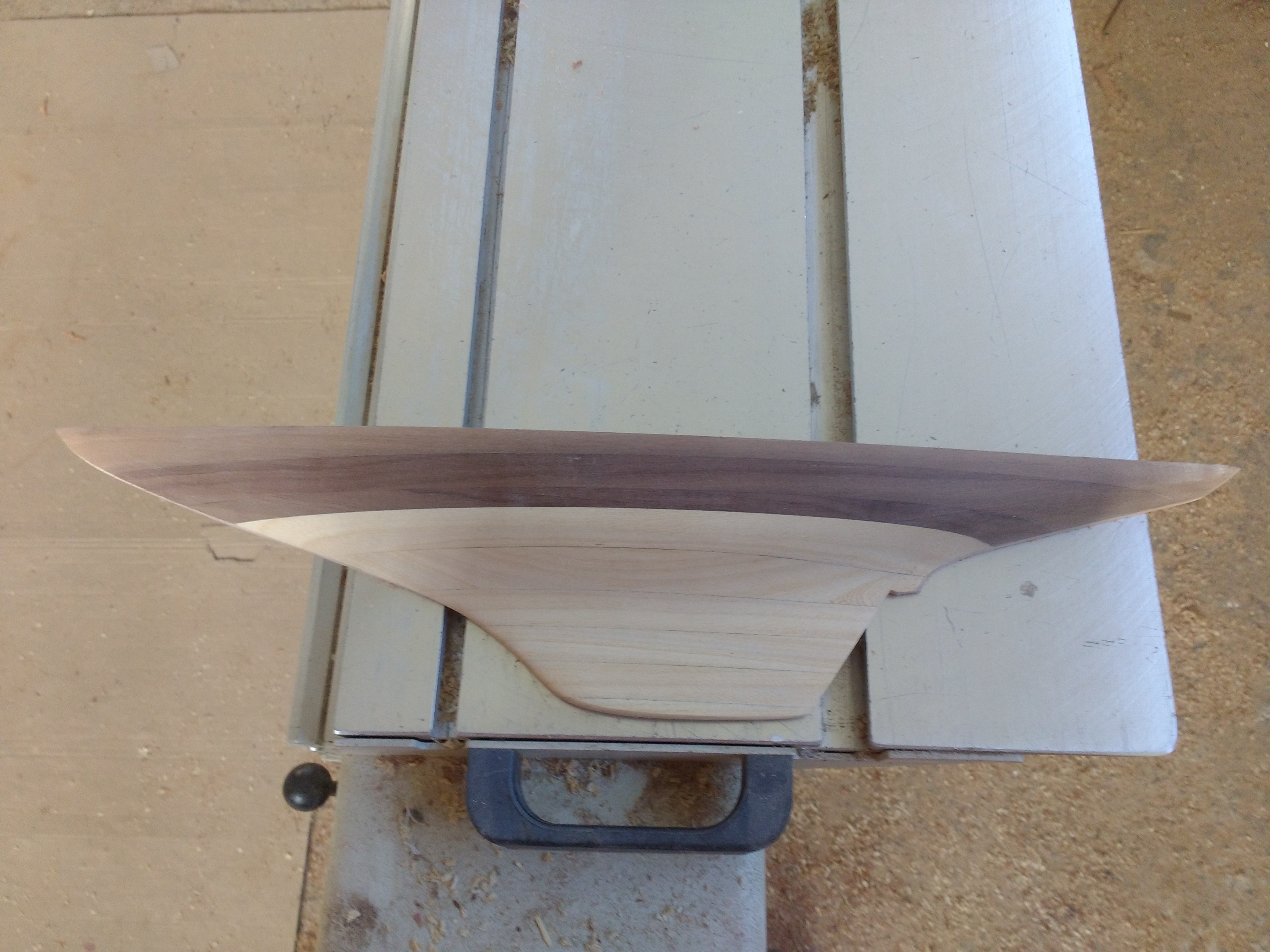 medios cascos de su embarcación