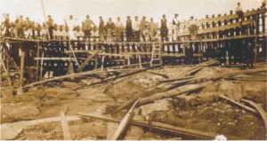 Construcción de uno de los primeros barcos de gran porte